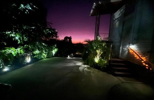 Cooktown Bed & Breakfast | The Frangipani Suite - One bedroom apartment in Cooktown