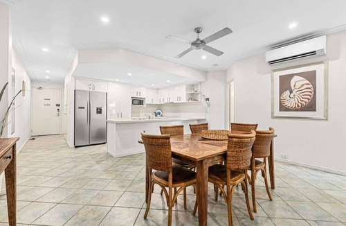 Palm Cove Apartment | The Grande Luxury at Oasis Gardens