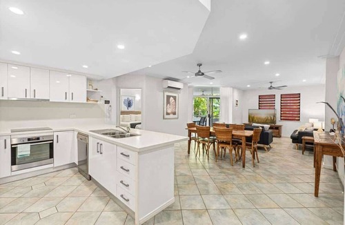 Palm Cove Apartment | The Grande Luxury at Oasis Gardens