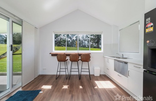 Emu Park Apartment | The Hideaway