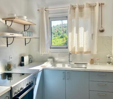 Oxilithos Villa | The Little House by the Sea