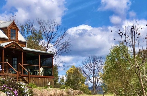 Wyberba Ski Chalet | The Loft Haven full house 2 bedrooms ideal for tranquil getaways