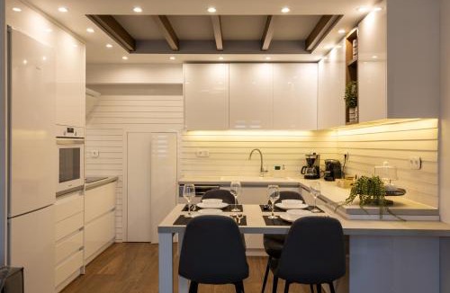 Kastraki Apartment | The Monolith