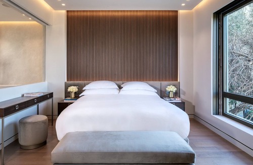 Mets Apartment | The One Acropolis | Deluxe Suite