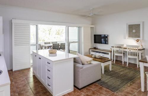 Palm Cove Hotel | The Reef House Adults Retreat - Enjoy 28 Complimentary Inclusions