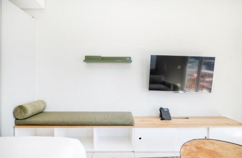 Bo'Kaap Apartment | The Rose 706: 7th Floor Modern Studio Apartment