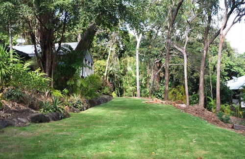 Trinity Beach House | The Sanctuary Retreat