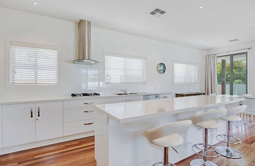 Noosaville House | The Stunning Noosa River Is Only Minutes Away