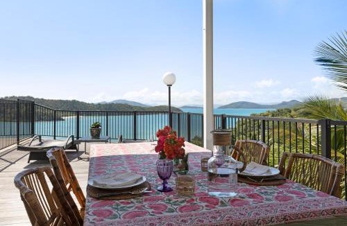 Shute Harbour House | The Tropical House Whitsundays