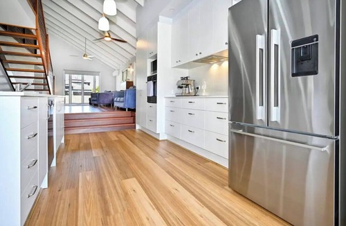 Mooloolaba House | The Ultimate - Waterfront Luxury at Mooloolaba ZC2