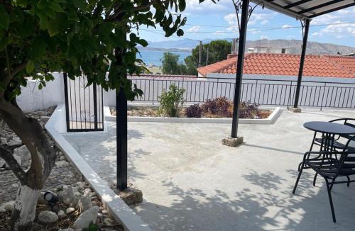 Salamis House | The White House - Aianteio