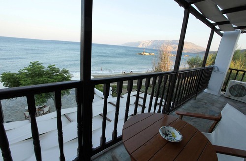Skiros House | "TheaHouse In Skyros"