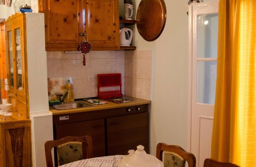 Skopelos House | THELGITRO, A Traditional House Located in the Heart of Skopelos Town