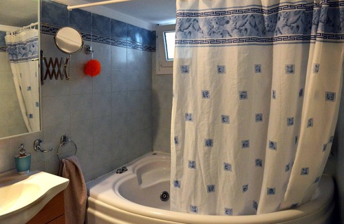 Pefka House | Thesshouse Fani &Kostas garden and free parking
