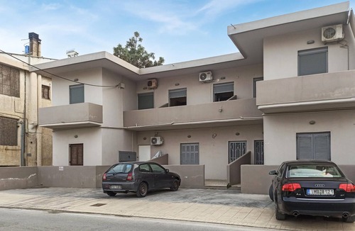 Melissi Apartment | This beautiful apartment is located only 30 m from the beach in the coastal village of Melissi.