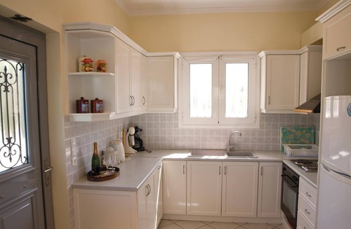 Diakofto House | This two-apartment house is located in Diakopto, a town in the regional district of Achaia in the no