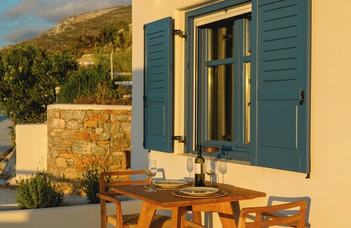 Aegiali Apartment | Tholari studio- self service aegean sea view!