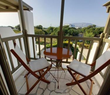 Skiros Apartment | To Pithari