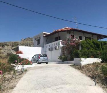 Makry Gialos Apartment | Traditional Olive House