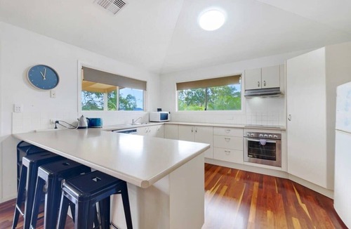 Ninderry House | Tranquil Escape with Beautiful Mountain Views