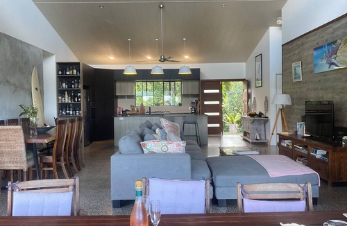 Smithfield House | Tranquil Ocean Views in a Quiet Rainforest Setting - Smithfield Heights