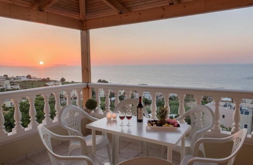 Sfakaki Villa | Tranquil Villa overlooking the Cretan sea