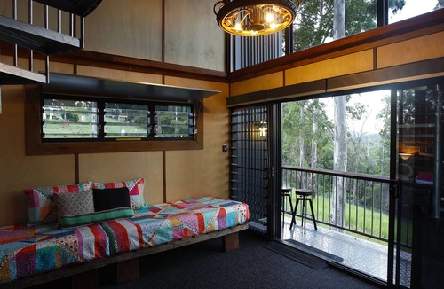 Austinville House | TREE HOUSE #1. Private, stone bath with amazing views of Gold Coast Hinterland