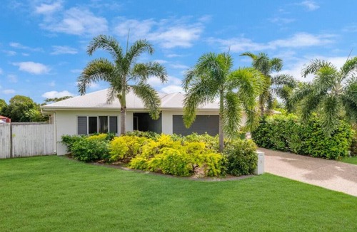 Idalia Apartment | Trendy 4 bedroom in Fairfield Waters