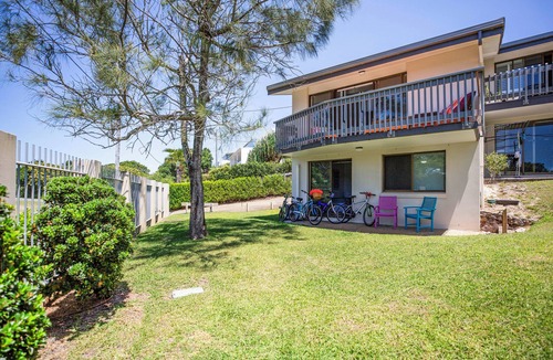 Peregian Beach Apartment | Tri level apartment straight opposite beach entry on Peregian Esplande.
