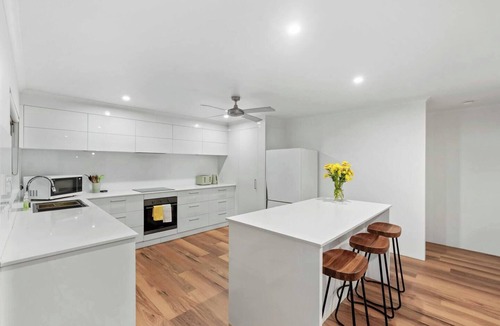 Trinity Beach House | Trinity Beach Entertainer - Space and Privacy