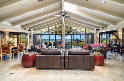 Trinity Beach House | Trinity Beach Palace Luxury Estate by Belle Escapes