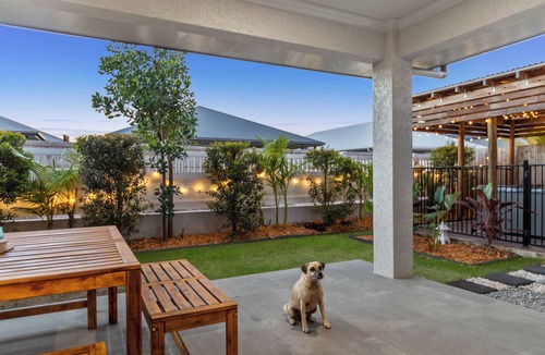 Trinity Beach House | Trinity Oasis Spa, BBQ & Family Retreat