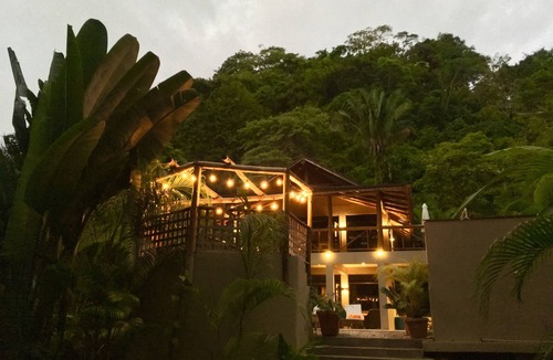 Mal Pais House | Tropical home in paradise!