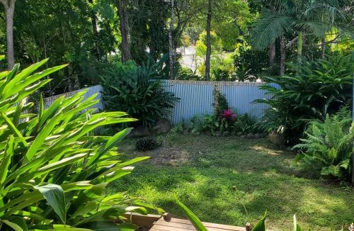 Kuranda House | Tropical Kuranda Modern Retreat