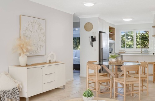 Tugun Apartment | Tugun Bliss - Absolute Beachfront in Tugun - Min. 3 Night Stays - Linen Provided