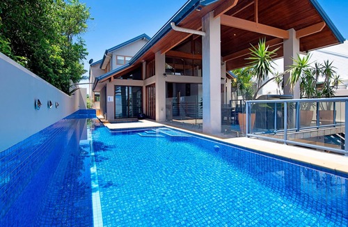 Tugun House | Tugun Lookout (Walk to Beach)