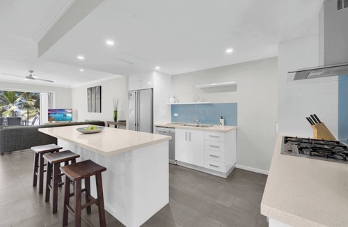 Palm Cove Apartment | Turquesa at Island Views Beachfront Resort Living