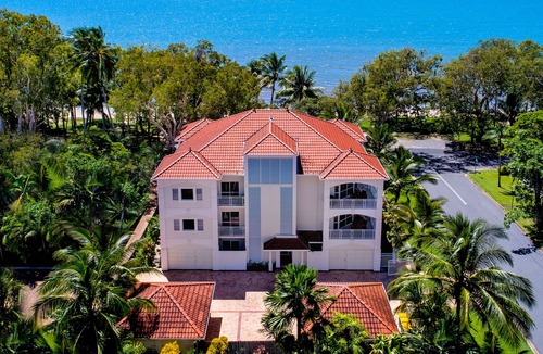 Clifton Beach Apartment | Two Bedroom Luxury Suite with spectacular beachfront views from your own terrace