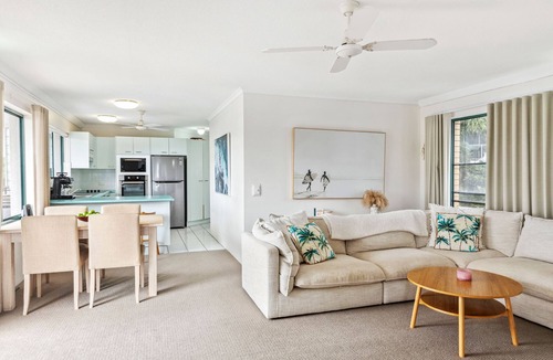 Maroochydore Apartment | Two bedroom unit with river views in Cotton Tree