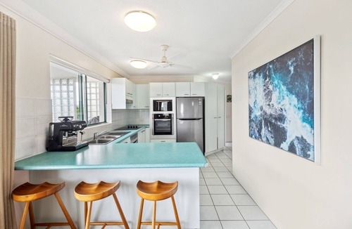 Maroochydore Apartment | Two bedroom unit with river views in Cotton Tree
