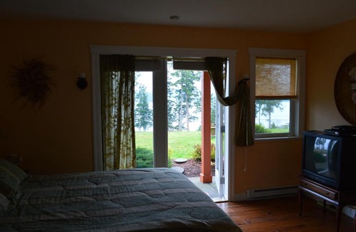 Union Bay Bed & Breakfast | Two Eagles Lodge
