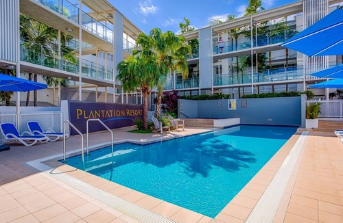 Rainbow Beach Apartment | Unit 101 Plantation Resort - Rainbow Beach. Plantation Resort. Second Floor. Aircon. Pool. Spa.Wifi