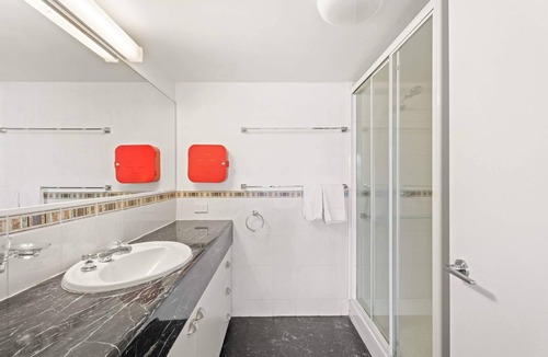 Torquay Apartment | Unit 2 Charlton on the Esplanade