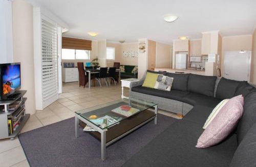Coolum Beach Apartment | Unit 3 On the Park
