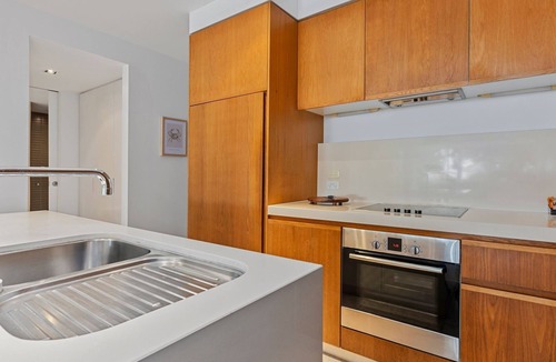 Rainbow Beach Apartment | Unit 3 Plantation Resort - Rainbow Beach. Air conditioned. Pool and outdoor spa. Plantation Resort.
