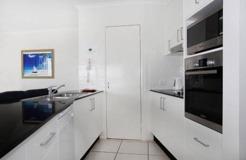 Coolum Beach Apartment | Unit 4 Beaumont Sur Mer