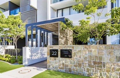 Cannon Hill House | Urban Retreat - Shared Apartment with Queen Bed and Private Ensuite