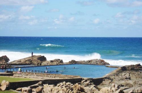 Manaba Beach Apartment | Uvongo Lucian Blue Flag Beach Apartment