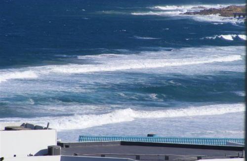 Manaba Beach Apartment | Uvongo Lucian Blue Flag Beach Apartment