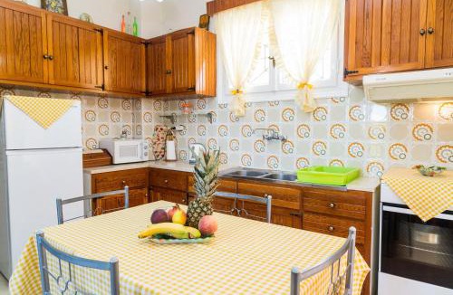 Ano Vasilikos Apartment | Villa Anna Apartments - 550m from the beach, by ZanteWize